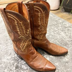 Beautiful Lucchese 10.5D Crayton mad dog goat boots